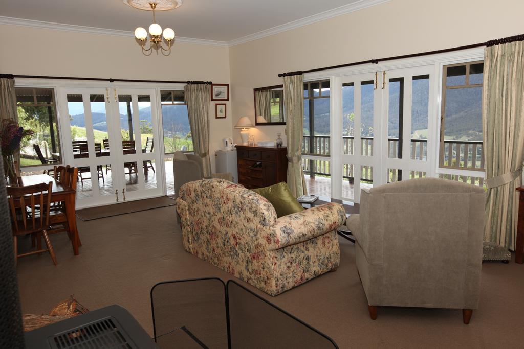 House On The Hill Bed And Breakfast Huonville Kamer foto